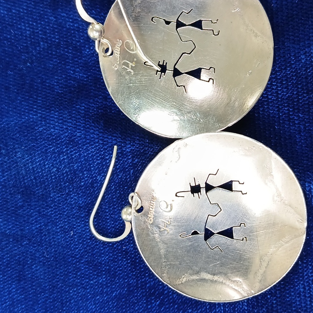 Native American Hook Earrings Sterling Silver Cut Out Figures and Turquoise - Picture 4 of 12